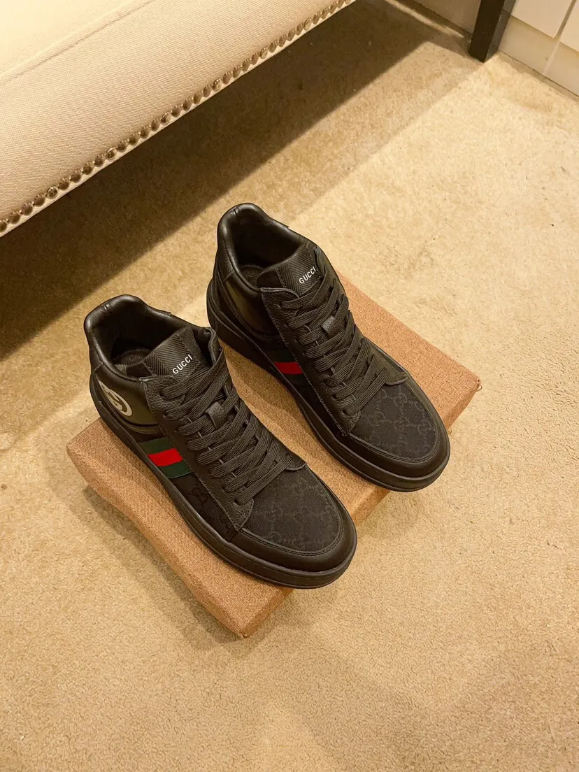 Factory price 440 [Gucci] Gucci's latest high-top casual Korean-style men's shoes, brand new autumn and winter design, perfect workmanship, cabinet quality, upper: cowhide material, leather lining; soft and comfortable, rubber outsole ultra-light, wear-resistant, simple, versatile fashion men's shoes, color optional, size 38--44